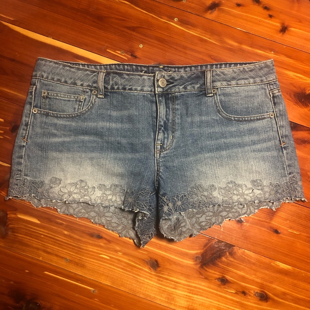 American Eagle Shorts with Flower Detail